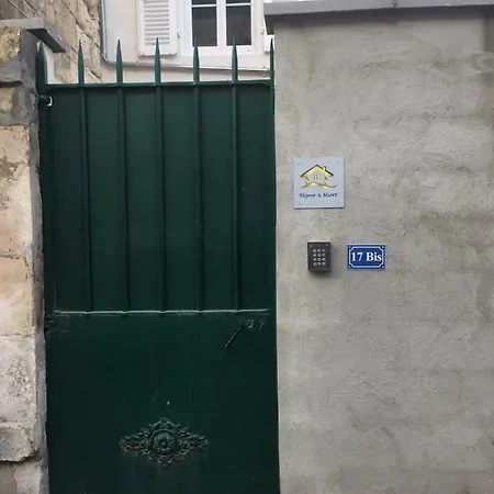 Le Romantic Centre 400m Gare Wifi Linge De Pressing Apartment